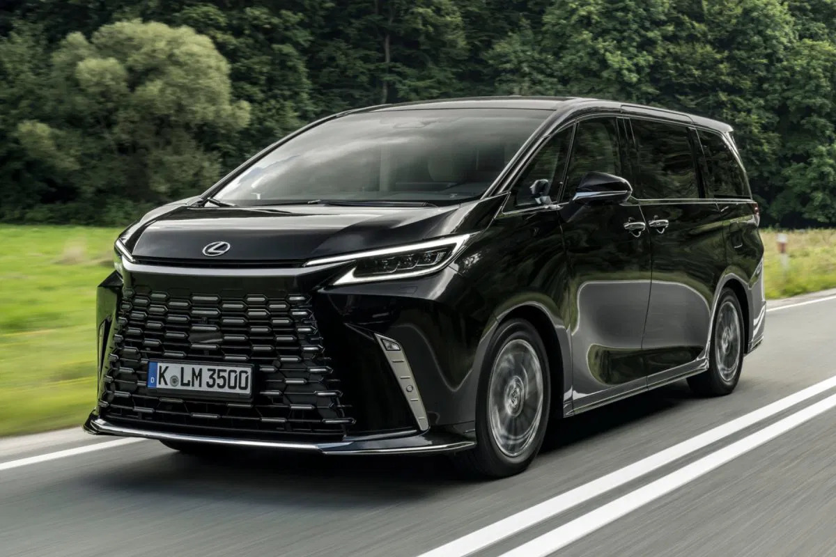 Lexus LM
